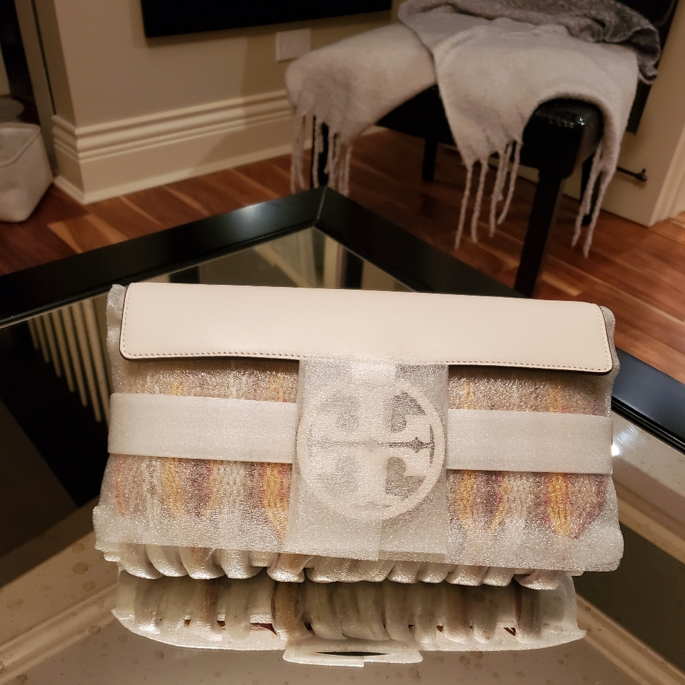 Tory Burch fringe clutch - Picture 3 of 14